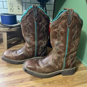 Women’s Justin square toe cowboy boot size 6.5 B